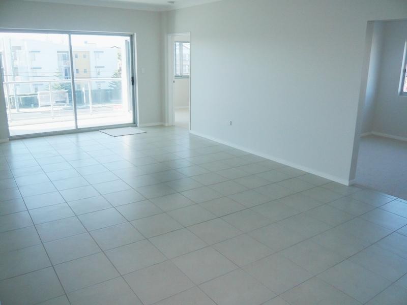 11/2312 Gold Coast Highway, Mermaid Beach QLD 4218