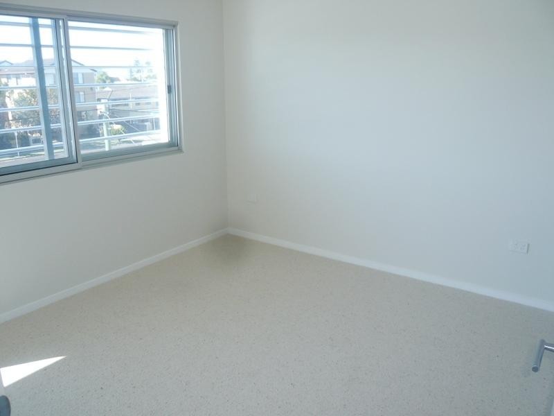 11/2312 Gold Coast Highway, Mermaid Beach QLD 4218