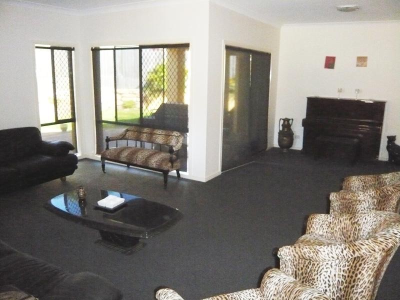 27 Hillridge Crescent, Varsity Lakes QLD 4227