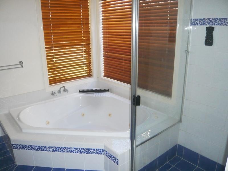 27 Hillridge Crescent, Varsity Lakes QLD 4227