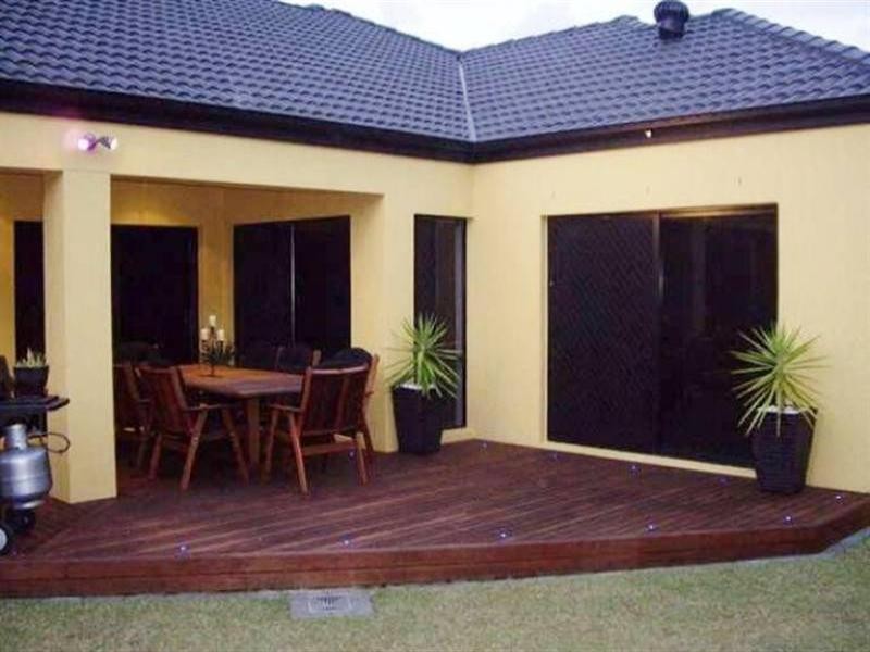 27 Hillridge Crescent, Varsity Lakes QLD 4227