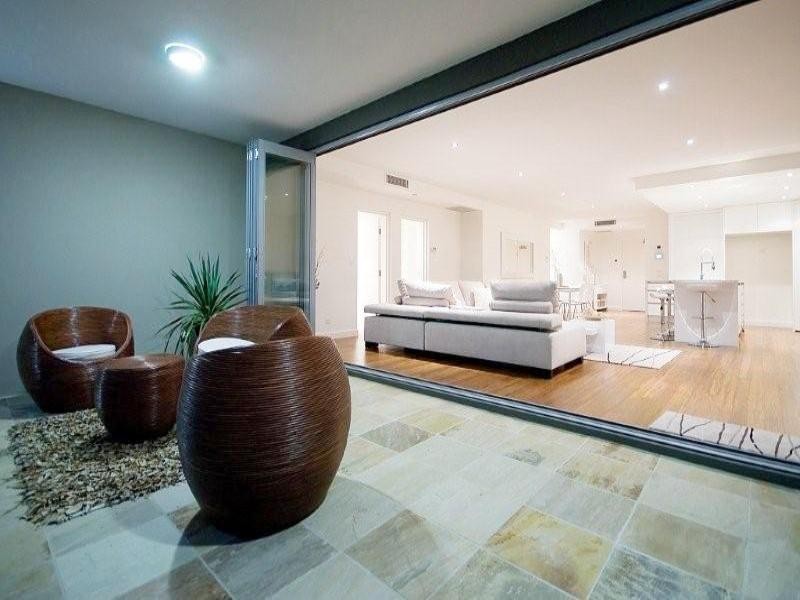 2/89 Seagull Avenue, Mermaid Beach QLD 4218