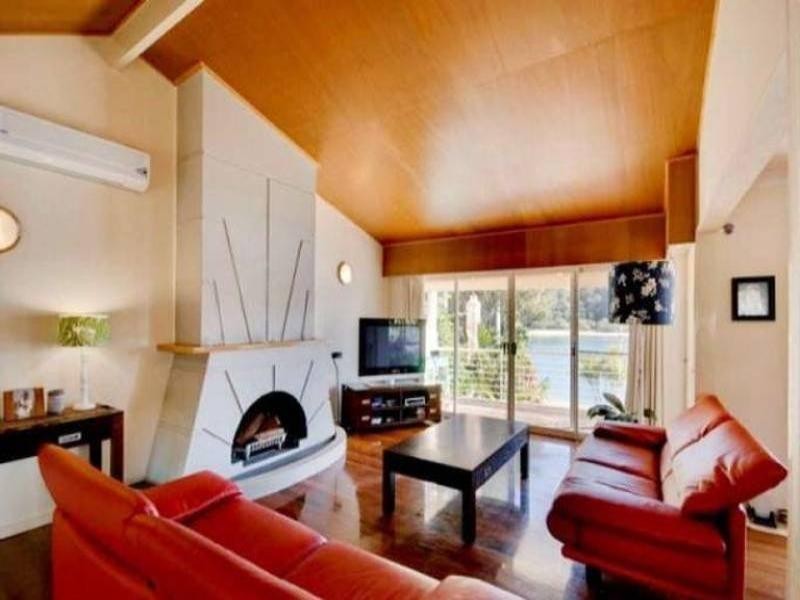 97 Tallebudgera Drive, Palm Beach QLD 4221