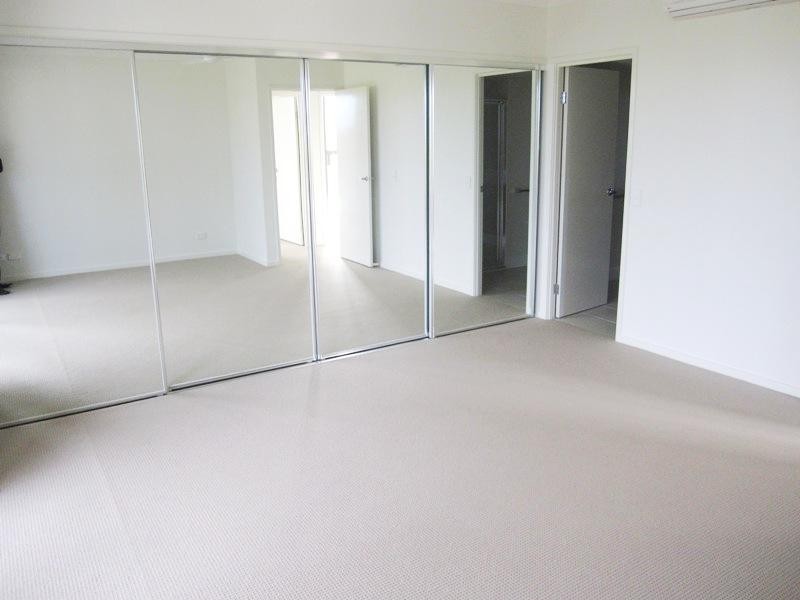 2/1 Acacia Court, Robina QLD 4226