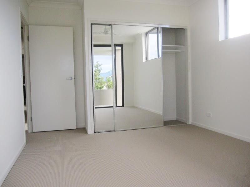 2/1 Acacia Court, Robina QLD 4226