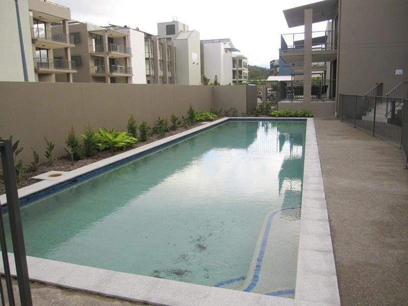 2/1 Acacia Court, Robina QLD 4226