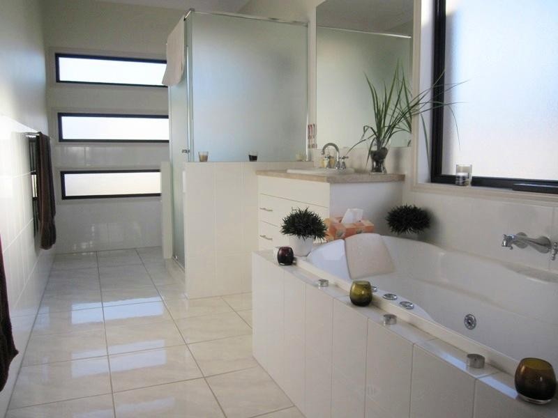 8 Aquarius Street, Reedy Creek QLD 4227