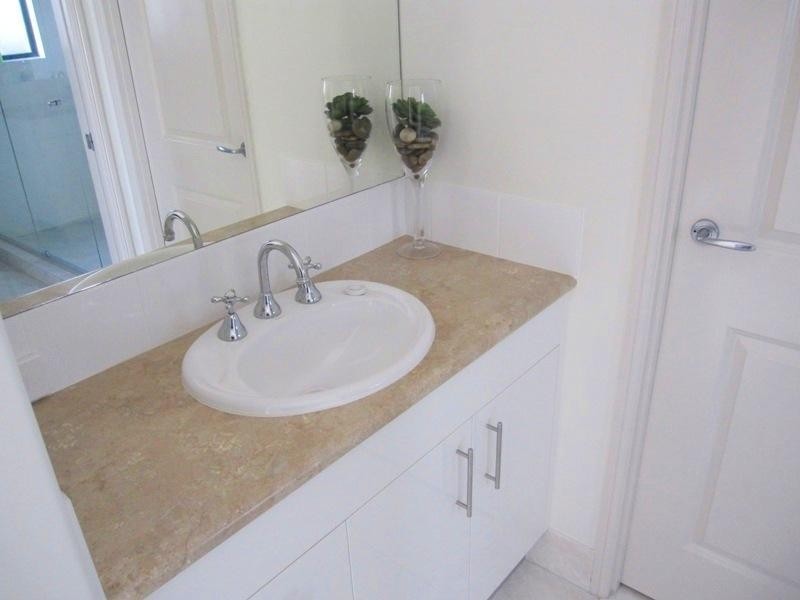 8 Aquarius Street, Reedy Creek QLD 4227