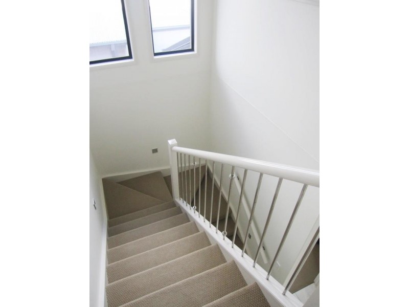 8 Aquarius Street, Reedy Creek QLD 4227