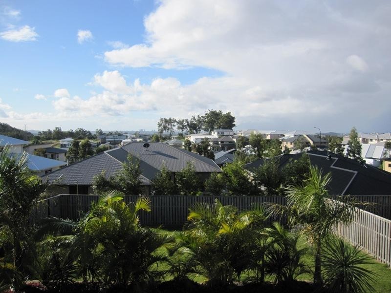 8 Aquarius Street, Reedy Creek QLD 4227