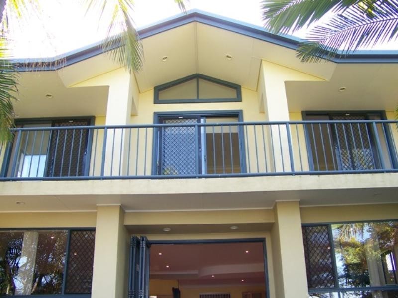 Broadbeach Waters QLD 4218