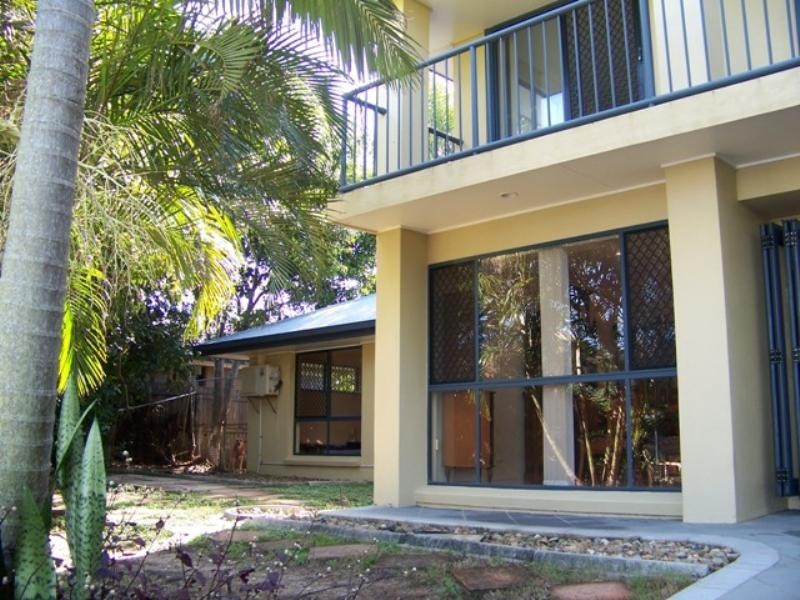 Broadbeach Waters QLD 4218