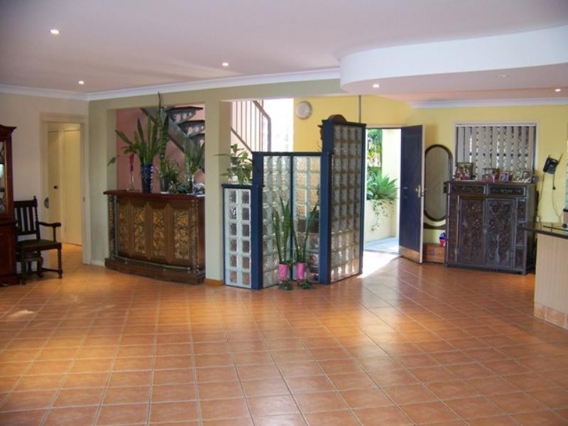 Broadbeach Waters QLD 4218