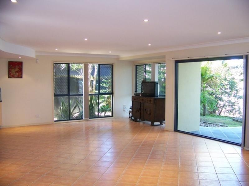 Broadbeach Waters QLD 4218