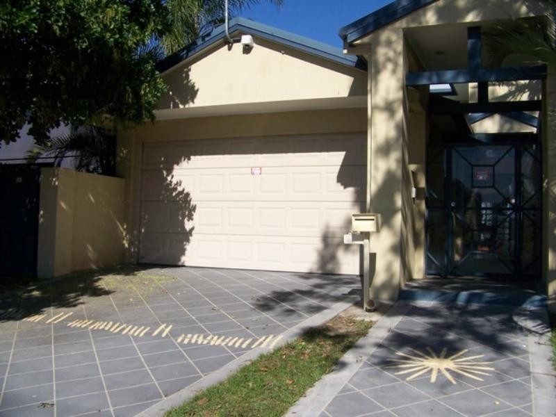 Broadbeach Waters QLD 4218