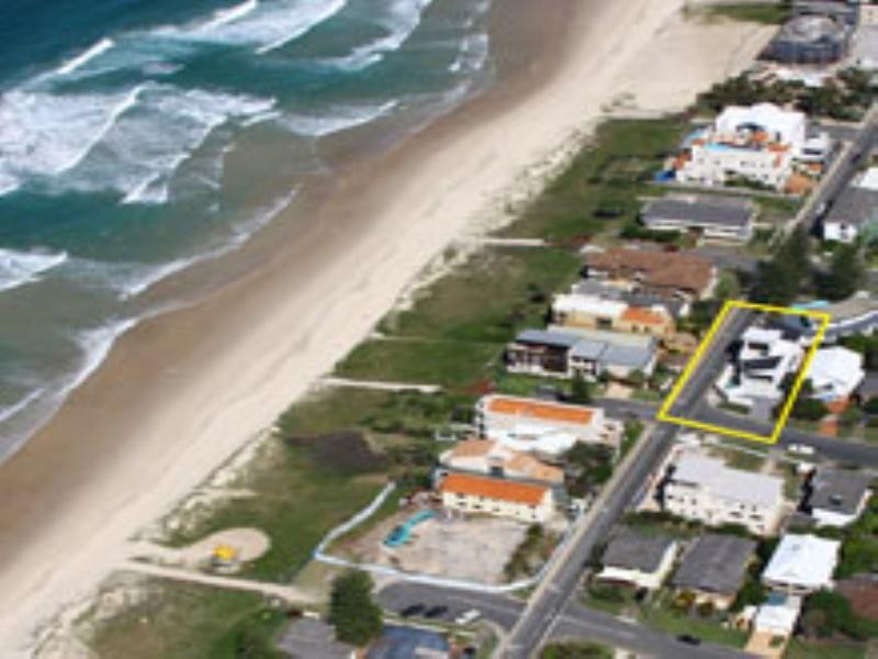 62 Hedges Avenue, Mermaid Beach QLD 4218