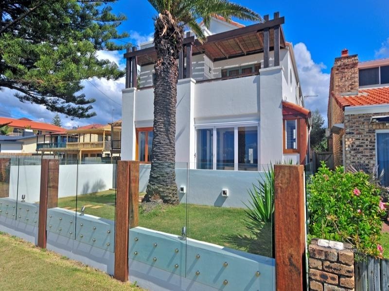 480 The Esplanade, Palm Beach QLD 4221