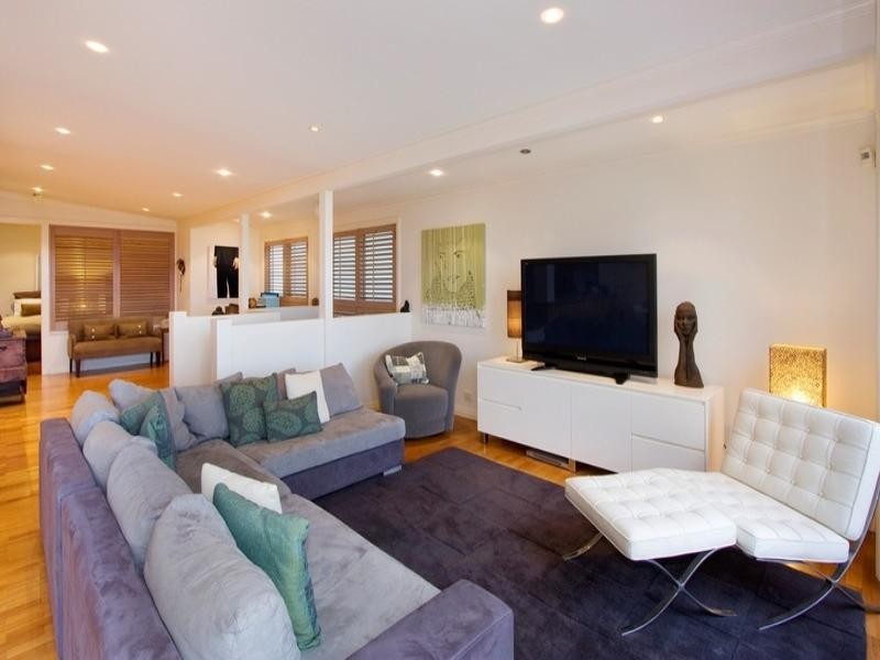 237 Hedges Avenue, Mermaid Beach QLD 4218