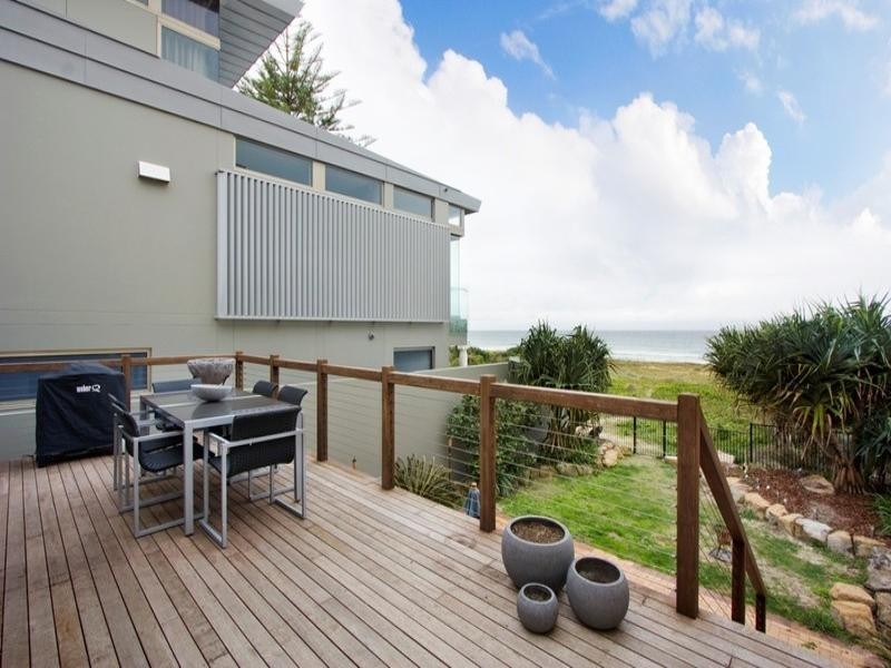 237 Hedges Avenue, Mermaid Beach QLD 4218