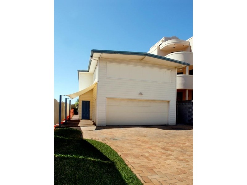 237 Hedges Avenue, Mermaid Beach QLD 4218