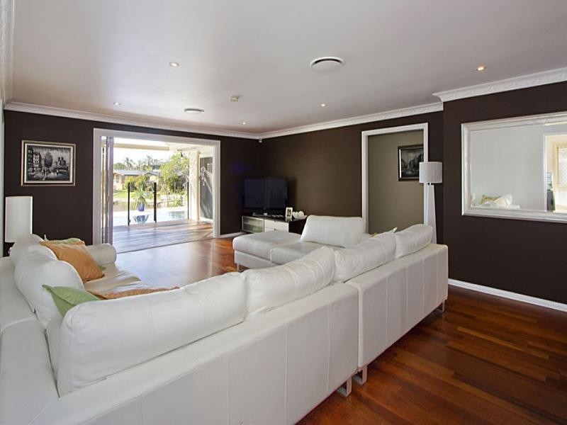 28 Cypress Drive, Broadbeach Waters QLD 4218