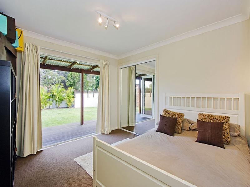 28 Cypress Drive, Broadbeach Waters QLD 4218