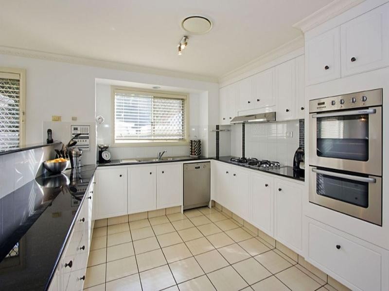 28 Cypress Drive, Broadbeach Waters QLD 4218