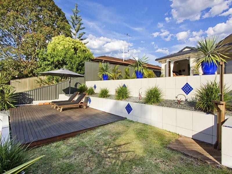 28 Cypress Drive, Broadbeach Waters QLD 4218