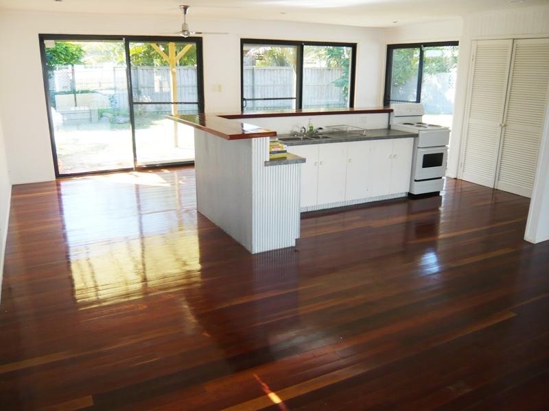 42 Allambi Avenue, Broadbeach Waters QLD 4218