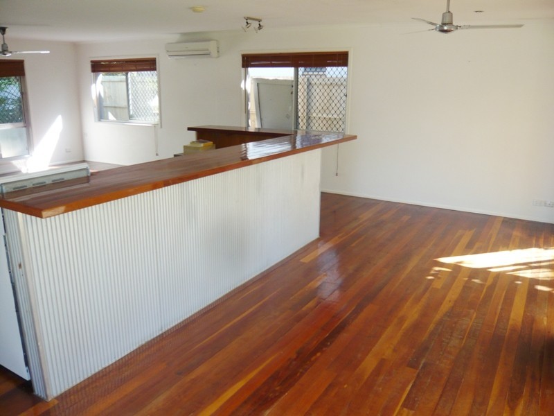 42 Allambi Avenue, Broadbeach Waters QLD 4218