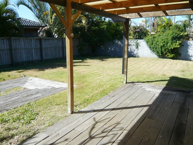 42 Allambi Avenue, Broadbeach Waters QLD 4218