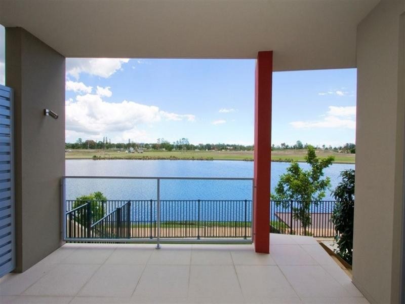 1,2,4/5055 Emerald Islands Drive, Carrara QLD 4211