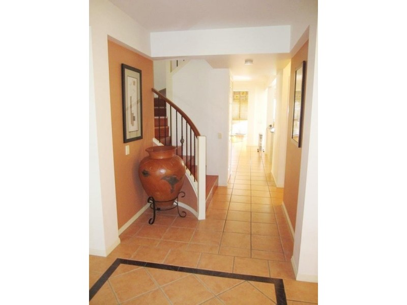 109 Dunlin Drive, Burleigh Waters QLD 4220