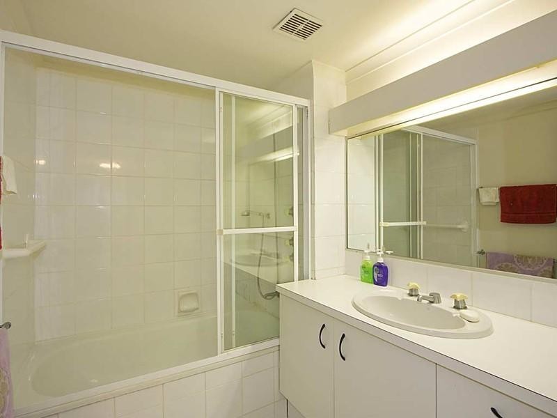 Broadbeach Waters QLD 4218