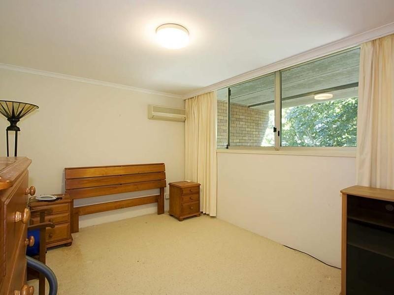 Broadbeach Waters QLD 4218