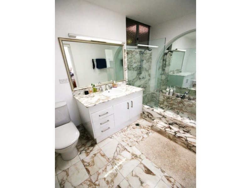 16 ‘Blue Pacific’ 280 Hedges Avenue, Mermaid Beach QLD 4218