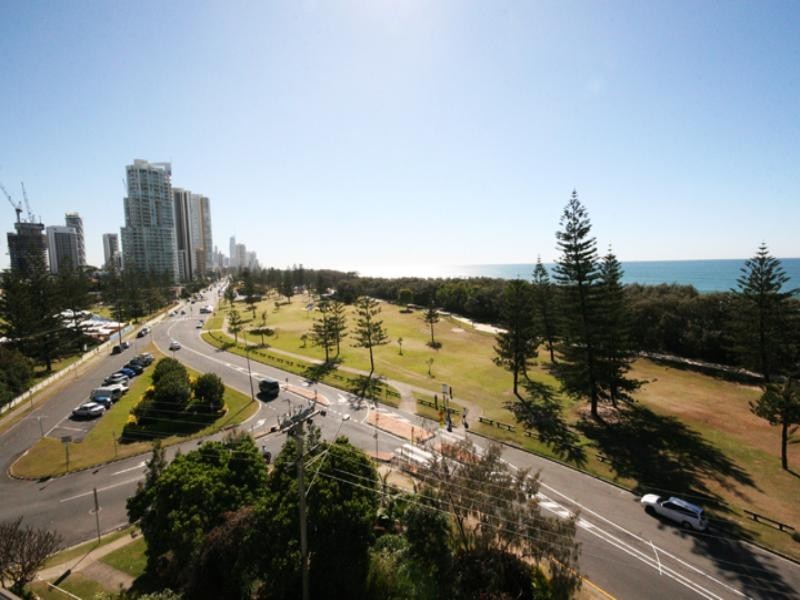 16 ‘Blue Pacific’ 280 Hedges Avenue, Mermaid Beach QLD 4218