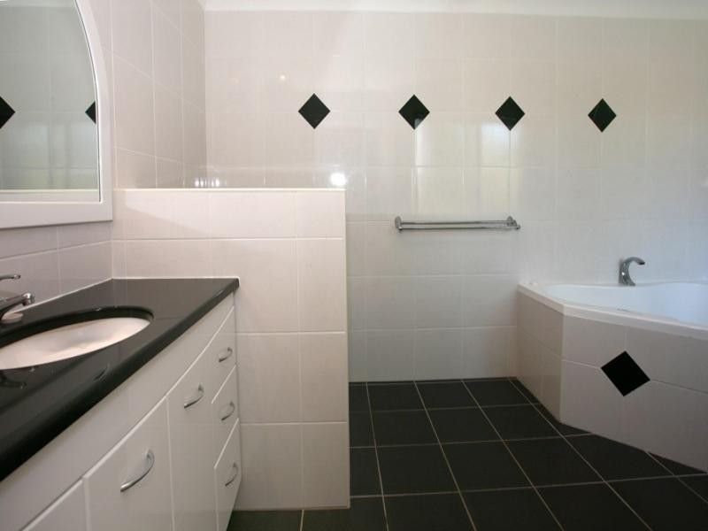 Broadbeach Waters QLD 4218