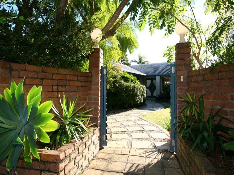 Broadbeach Waters QLD 4218