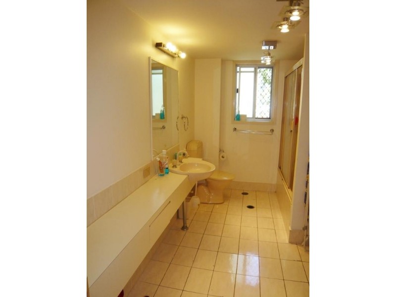 3/33 Old Burleigh Road, Broadbeach QLD 4218