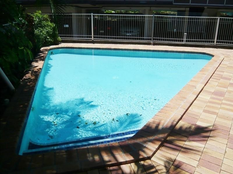 3/33 Old Burleigh Road, Broadbeach QLD 4218