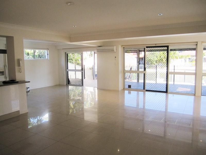 34 Gibraltar Dive, Surfers Paradise QLD 4217