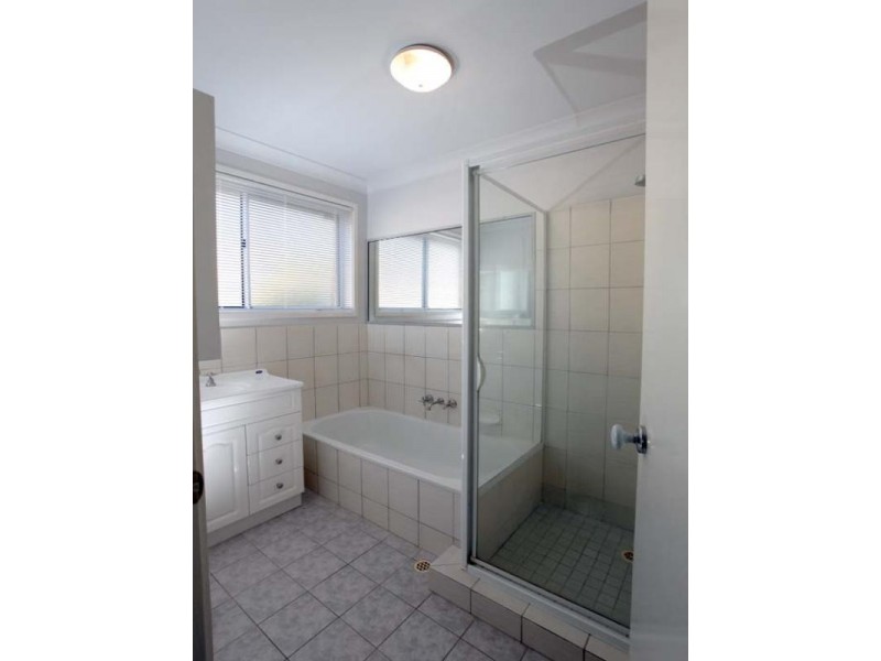 2/101 Dolphin Avenue, Mermaid Beach QLD 4218