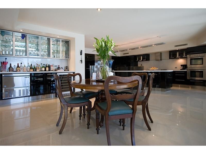 29 Midshipman Court, Main Beach QLD 4217