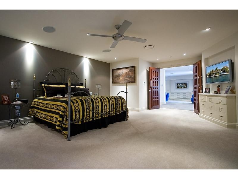 29 Midshipman Court, Main Beach QLD 4217