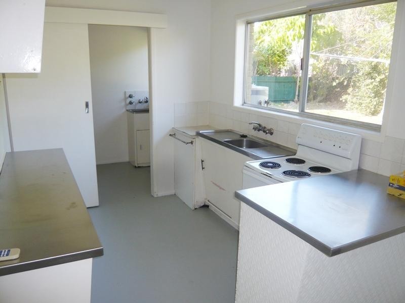 3 Boongala Road, Broadbeach Waters QLD 4218