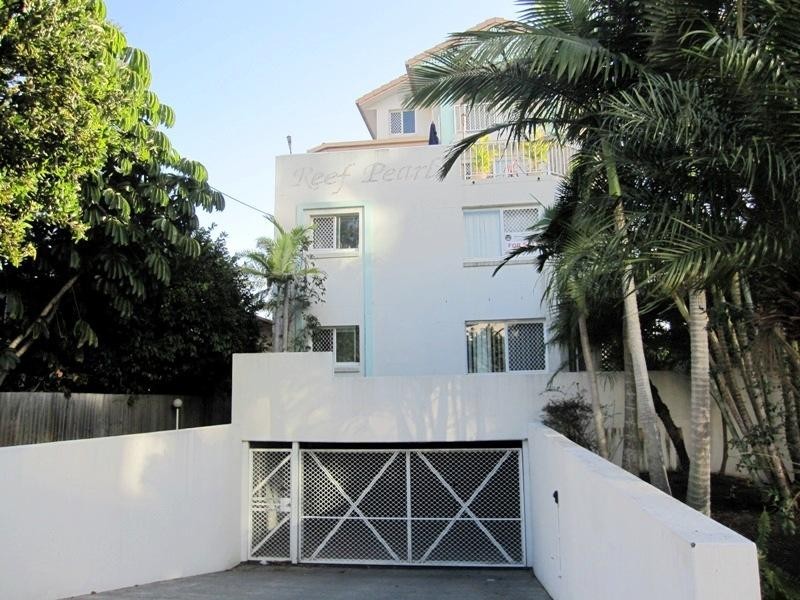 2/10 Jubilee Avenue, Broadbeach QLD 4218