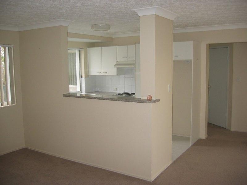 2/10 Jubilee Avenue, Broadbeach QLD 4218