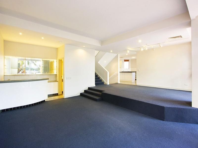 2 ‘Grand Mariner’ 12 Commodore Drive, Surfers Paradise QLD 4217