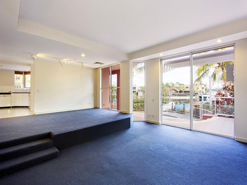 2 ‘Grand Mariner’ 12 Commodore Drive, Surfers Paradise QLD 4217